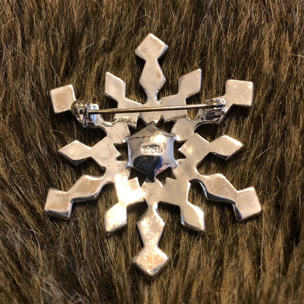Vintage Monet starburst ice snowflake brooch - Picture 2 of 6